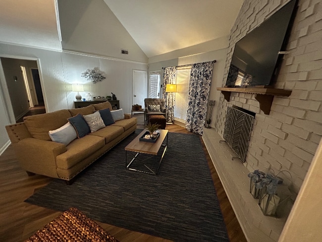 Photo - 2343 Ridgeway Rd