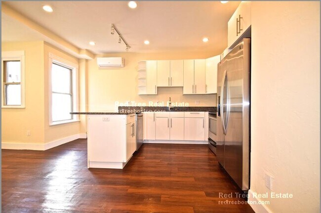 Photo - 13 Mackin St