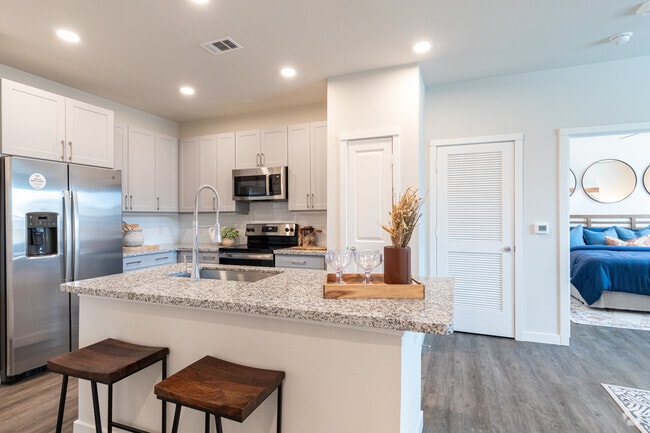 2 HAB, 2 BA - 1,046 ft² - Bellrock Memorial