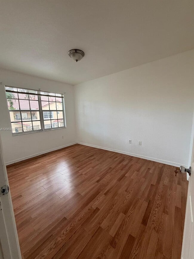Photo - 2705 Belmont Ln Unidad 2705