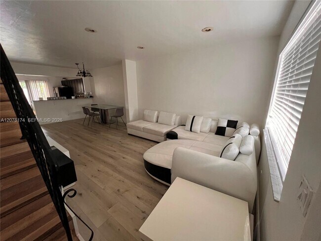 2442 SW 58th St