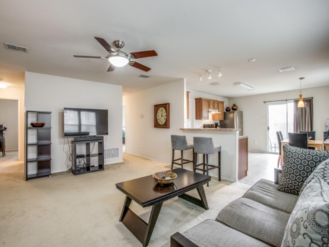 Photo - 1618 Duet Dr