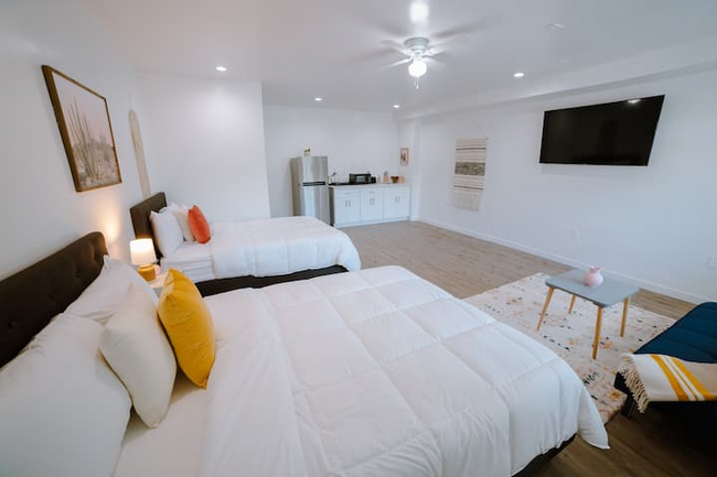 Building Photo - 5648 Berkshire Dr Rental