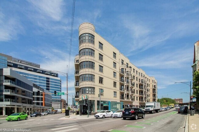 Building Photo - 520 N Halsted St Unit 411 Rental