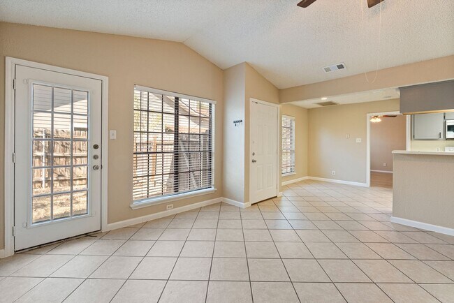 Photo - Charming North Austin Living with Fireplac...