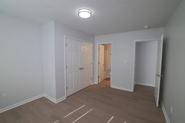 Photo - 4 bed/4 bath Off-Campus Apartments