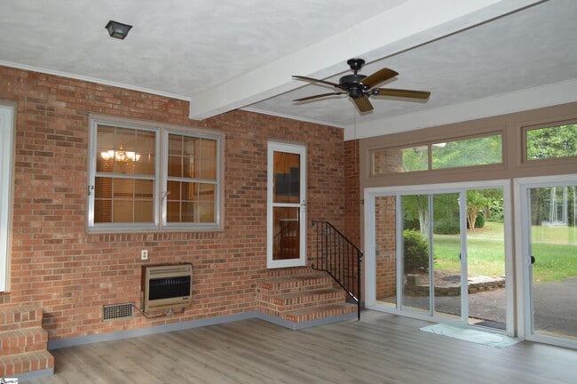 Photo - 2462 E Blackstock Rd