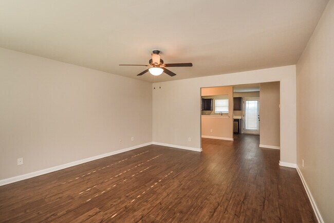 Photo - 1110 Jury Ct