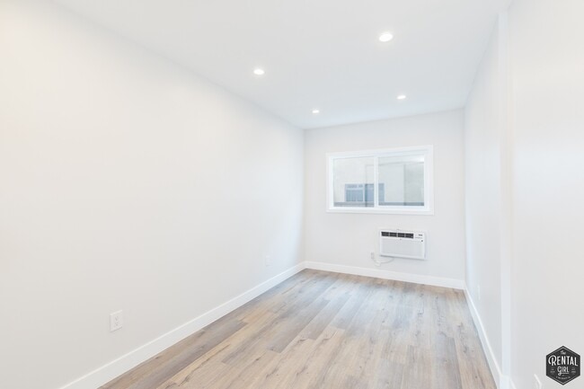 Photo - 3872 Bentley Ave Unidad B