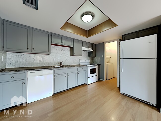 Photo - 14777 Wunderlich Dr Unidad 110