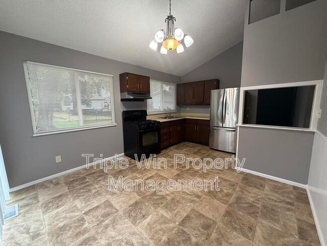 Photo - 2450 Jenkee Dr