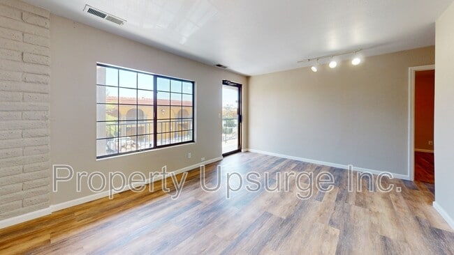 Building Photo - 2051 Hilltop Dr
