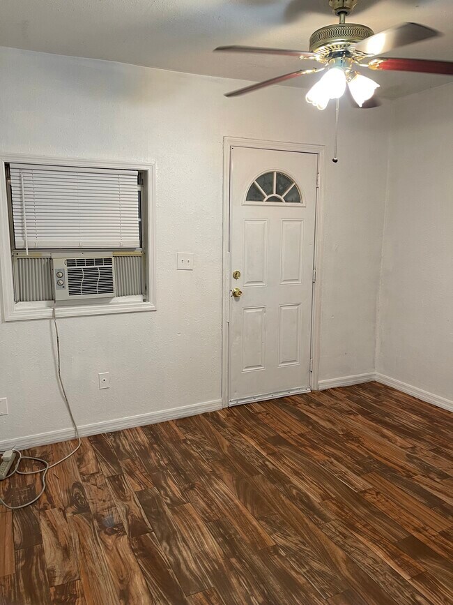 Photo - 2217 E 19th Ave Unidad B