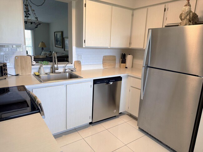 Photo - 7146 Huntington Ln Unit 403