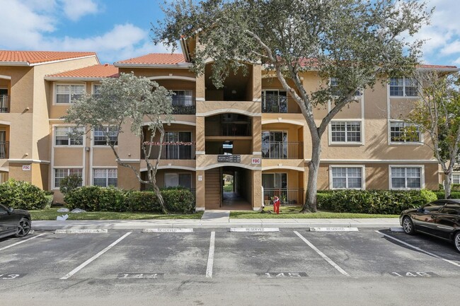 Charming 1-Bedroom Condo in Prime Pembroke... - Charming 1-Bedroom Condo in Prime Pembroke...