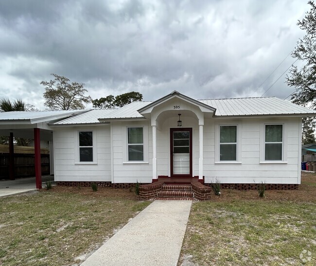 Building Photo - 305 13th St Rental