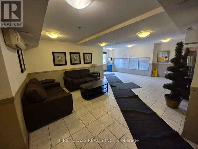 Photo - 684 Warden Ave. Unité 404