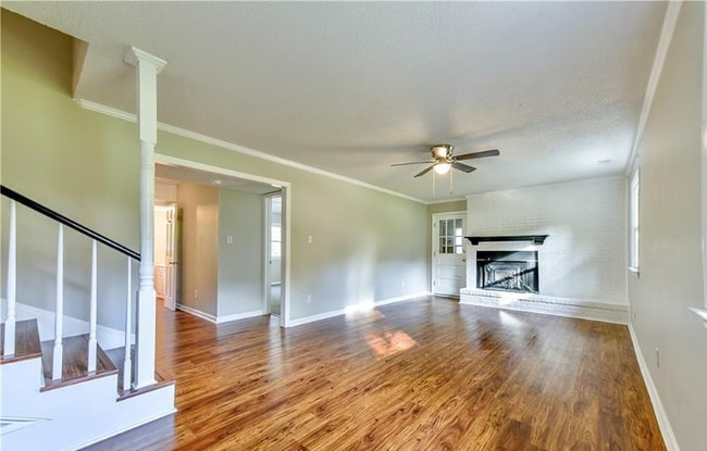 Photo - 233 Vivian Dr