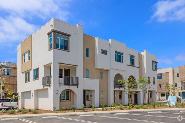 Building Photo - Suncrest at Ponte Vista