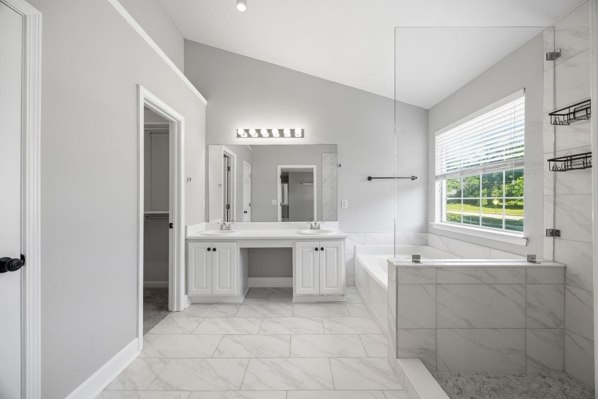 Photo - 1650 Huntcrest Way SW