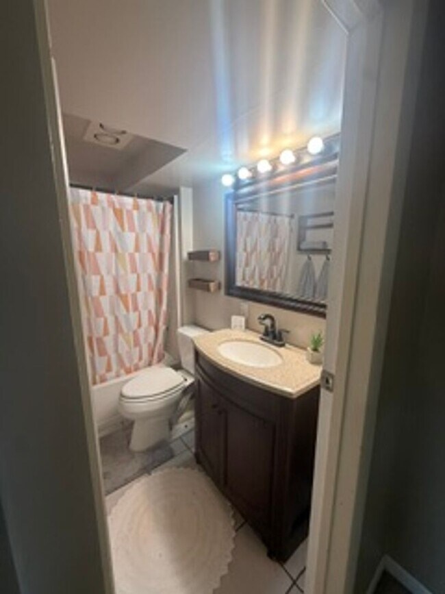 1209 17th St W Unit 2