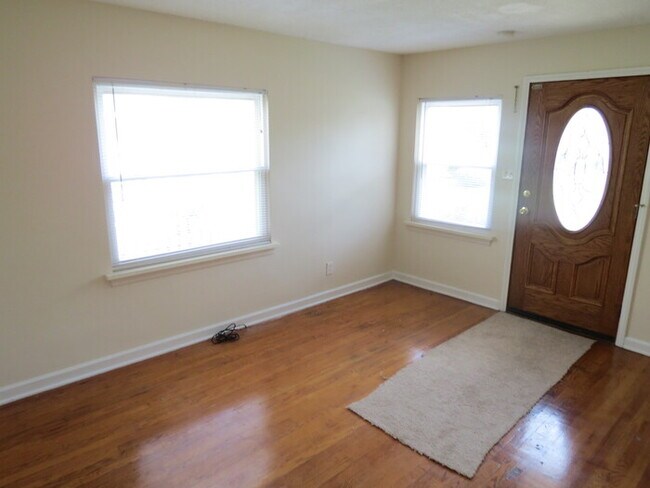 Photo - 2741 Thorndale Ave