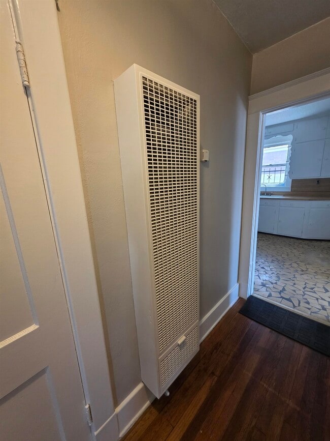 Photo - 1404 Cameron St