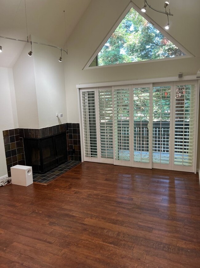 Photo - Palo Alto -Updated 3 Bedroom Condo In A Highly Sought After Neighborhood