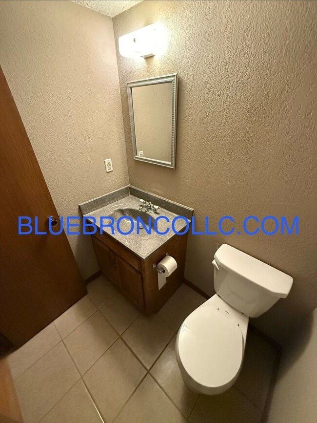 Photo - great price for a 2 bedroom townhome, easy access to highway.