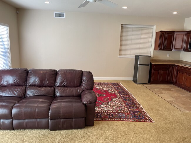 Área principal - 4313 Kentwood Ln Unidad Studio