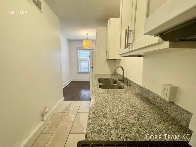 710 W 48th St Unidad 204