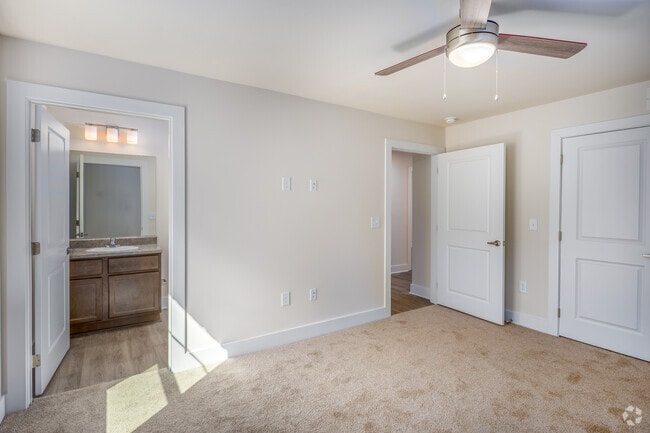 3BR, 2BA - 1,318SF - Primary Bedroom