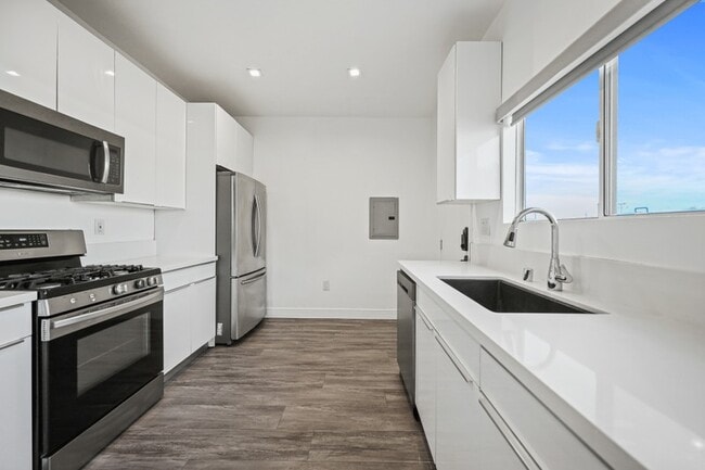 Photo - 627 Brittania St Unit 629