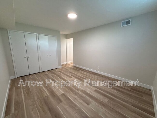 Photo - 5703 S 14th St