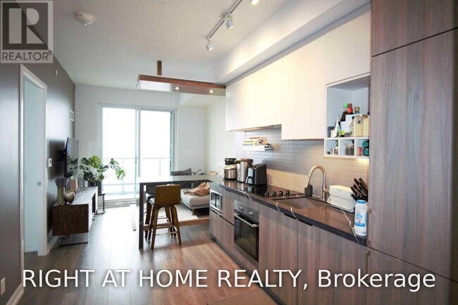 Photo - 950 Portage Pkwy Unit 1215