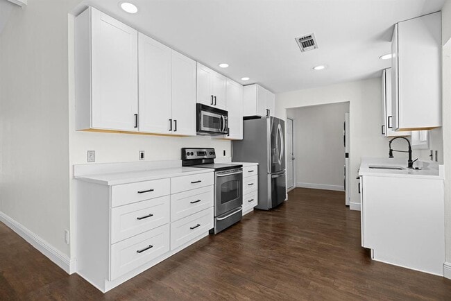 Photo - 2103 W Riviera Dr