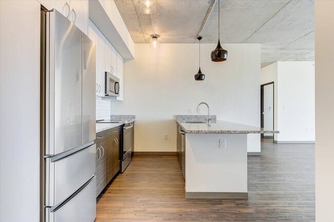 3 Bed / 2 Bath - Kitchen