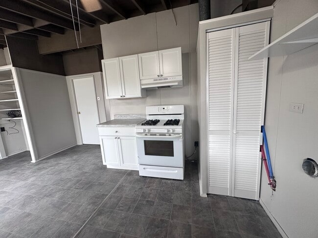 Photo - 403 Seminary-N