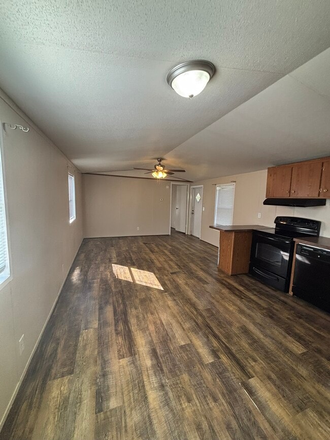 Photo - 200 Raider Ln