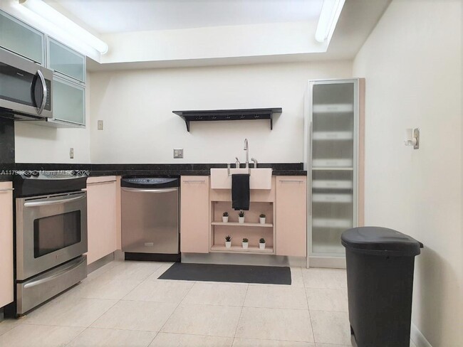Photo - 16300 Golf Club Rd Unidad 504 Rental