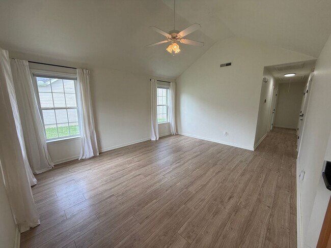 Photo - Beautiful 3 Bedroom Home Conveniently Located in La Vergne!