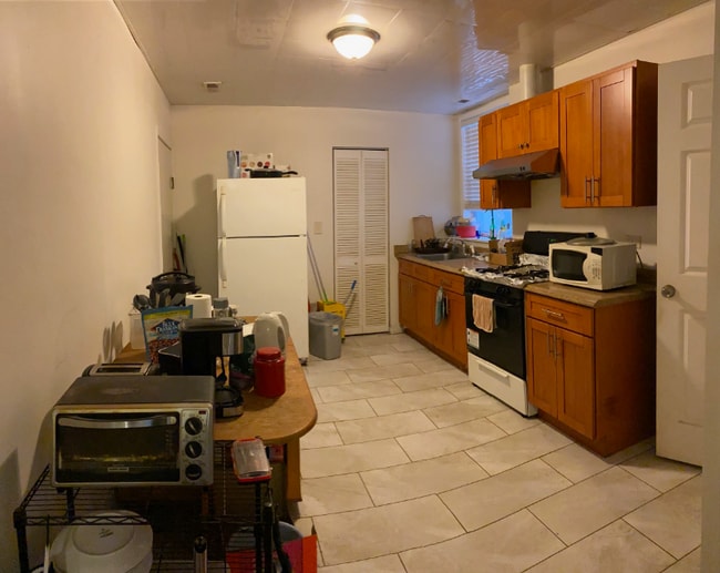 Building Photo - 254 W 31st St Rental