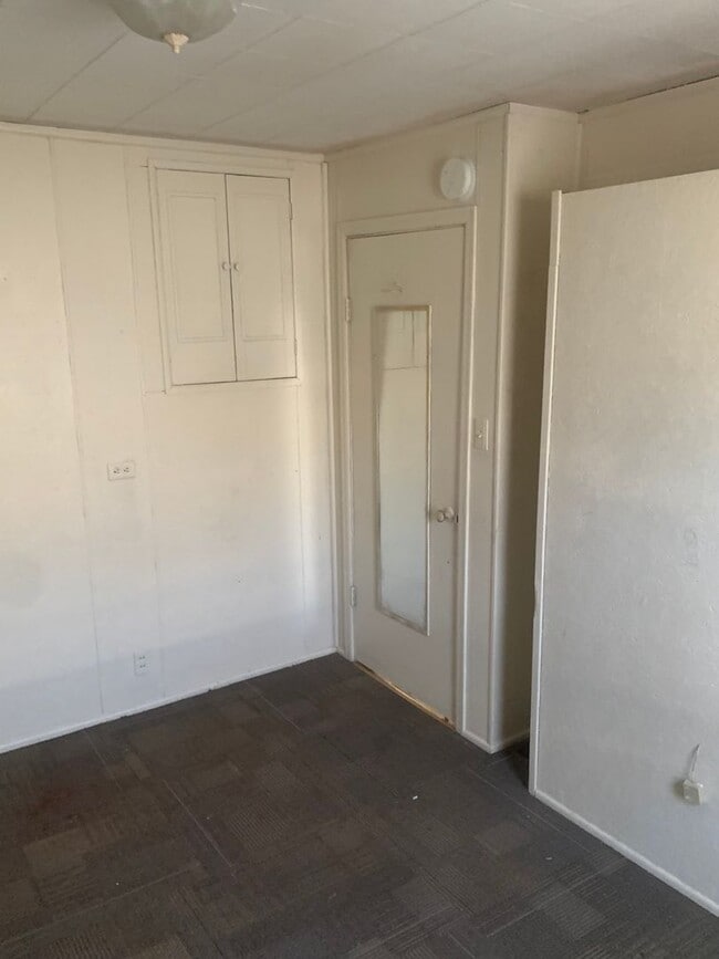 Photo - 630 N Stephens Ave