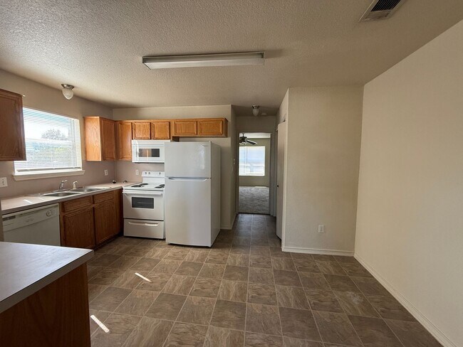 Photo - 1602 Aztec Trce Unidad Apt A