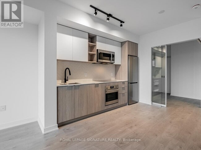 Photo - 36 Zorra St Unit 805