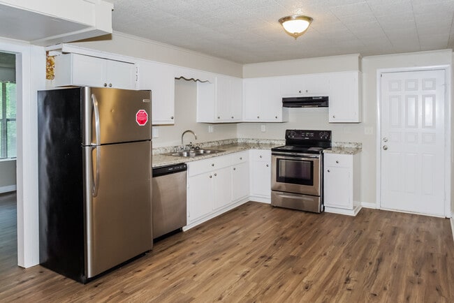 Photo - 156 Cranbrook Dr