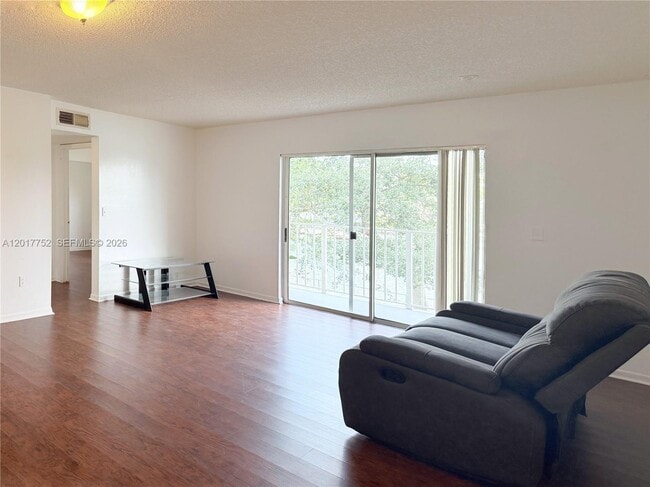 Photo - 8260 SW 210th St Unidad 108