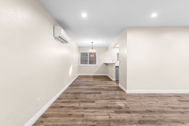 Photo - 1831 Lime Ave Unidad 01