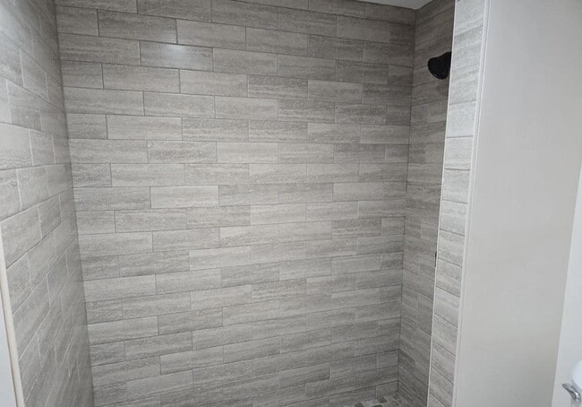Photo - 216 Glenview Blvd