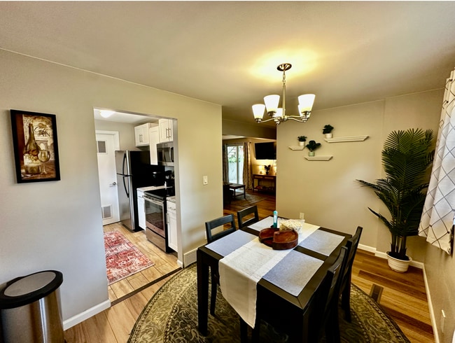 Photo - 5801 Williamsburg Way Casa Adosada